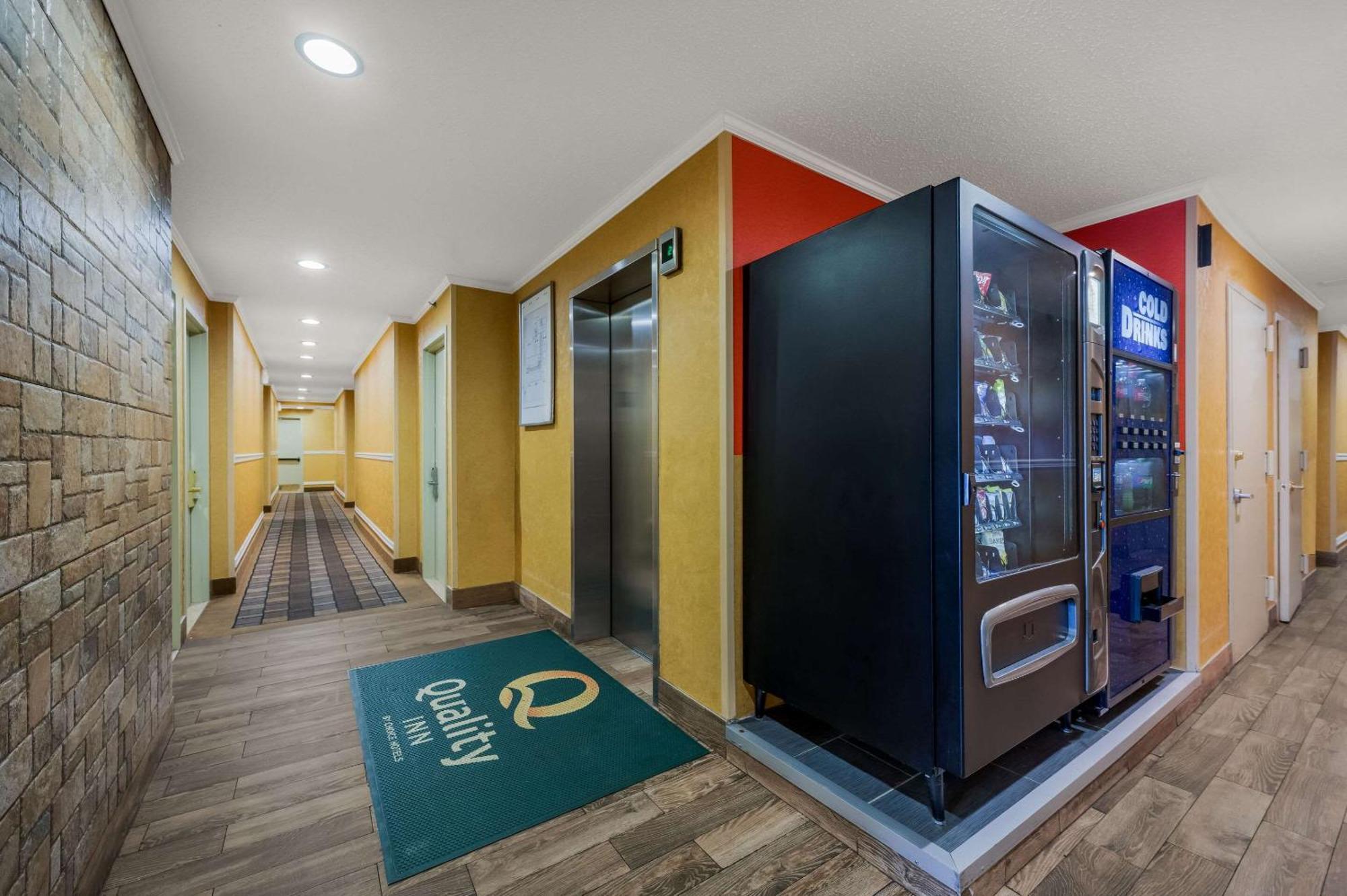 Quality Inn Jfk Airport Rockaway Blvd New York Exterior foto